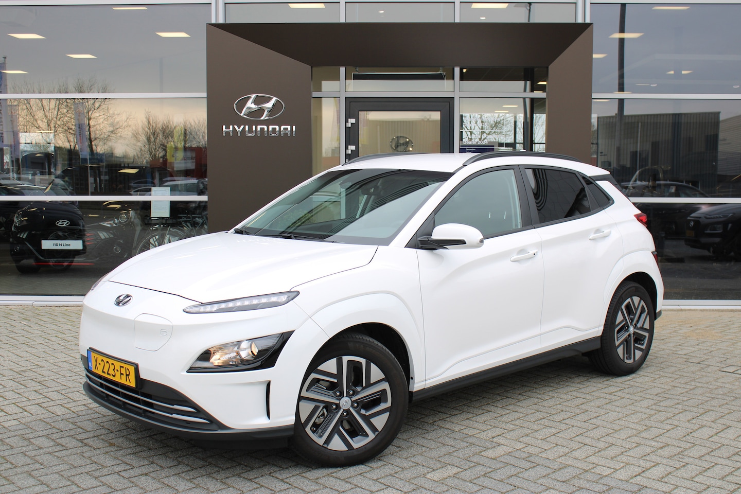 Hyundai Kona Electric - EV Pure 64 kWh | Bluetooth telefoonvoorbereiding | DAB ontvanger | cruise control - AutoWereld.nl