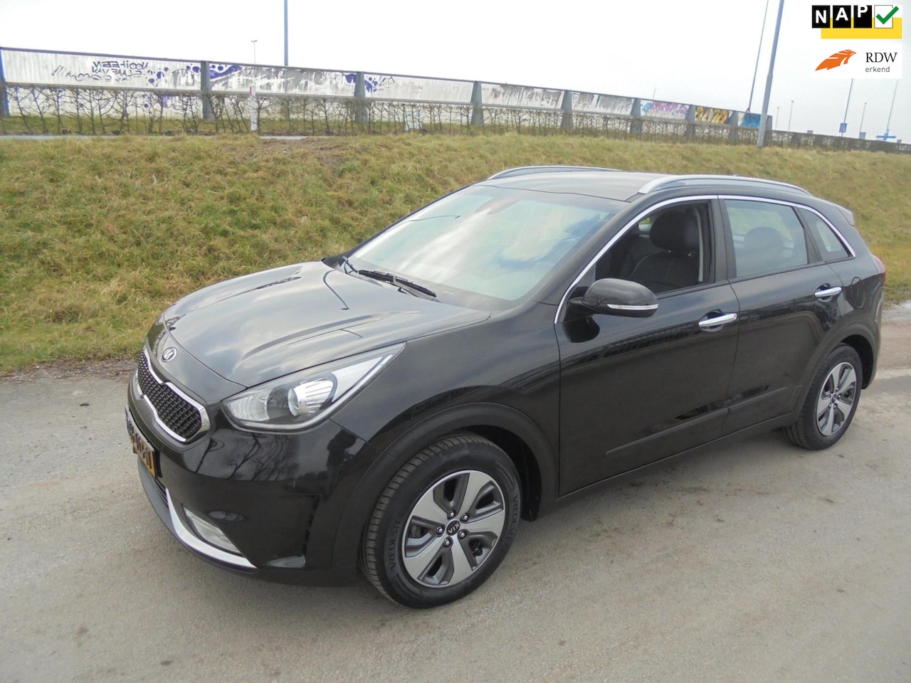 Kia Niro - Kia Niro 1.6 gdi Hybrid Dynamic Line airco ecc navigatie camera 36.000km - AutoWereld.nl