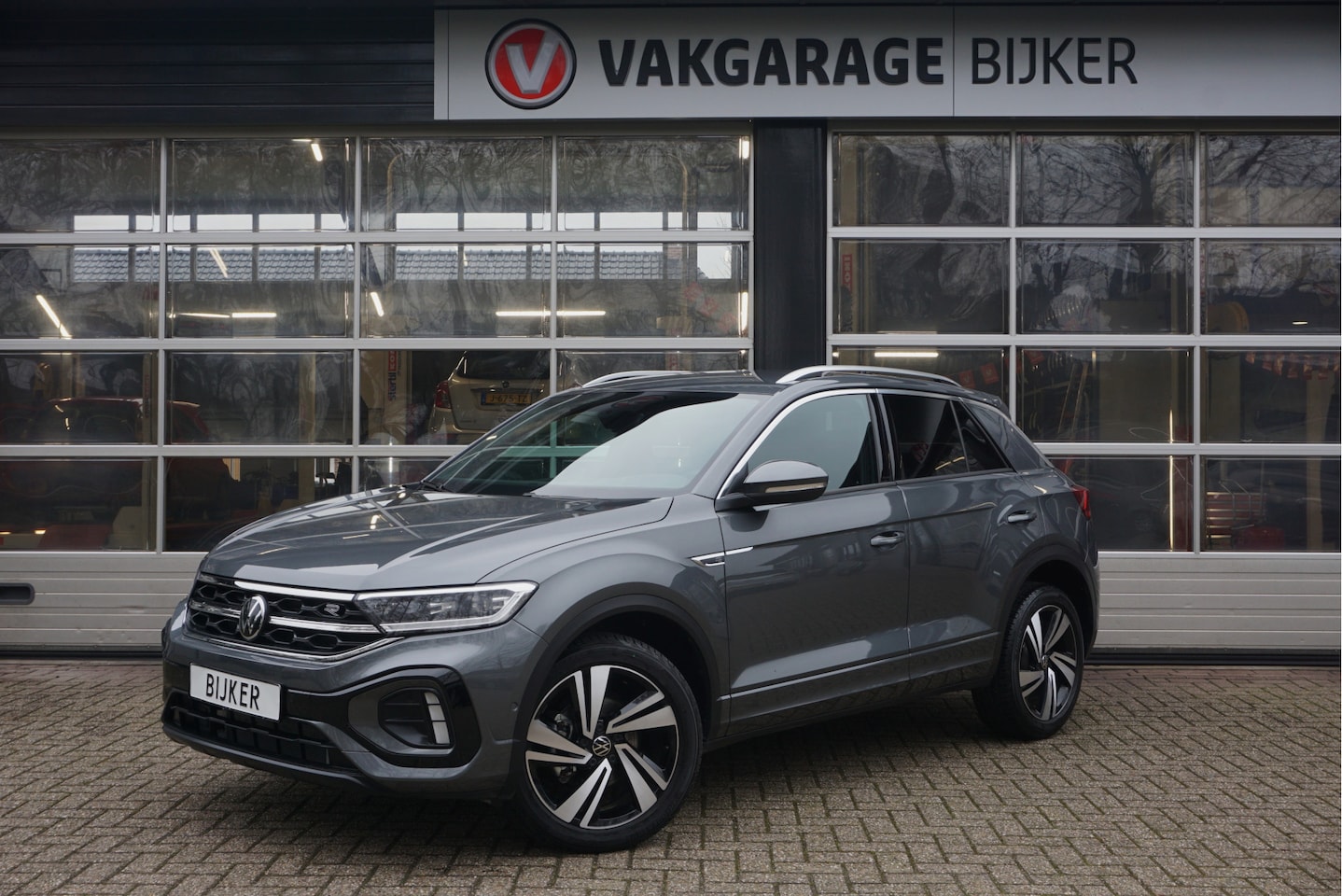 Volkswagen T-Roc - 1.5 TSI R-Line Business 1.5 TSI R-Line Business - AutoWereld.nl