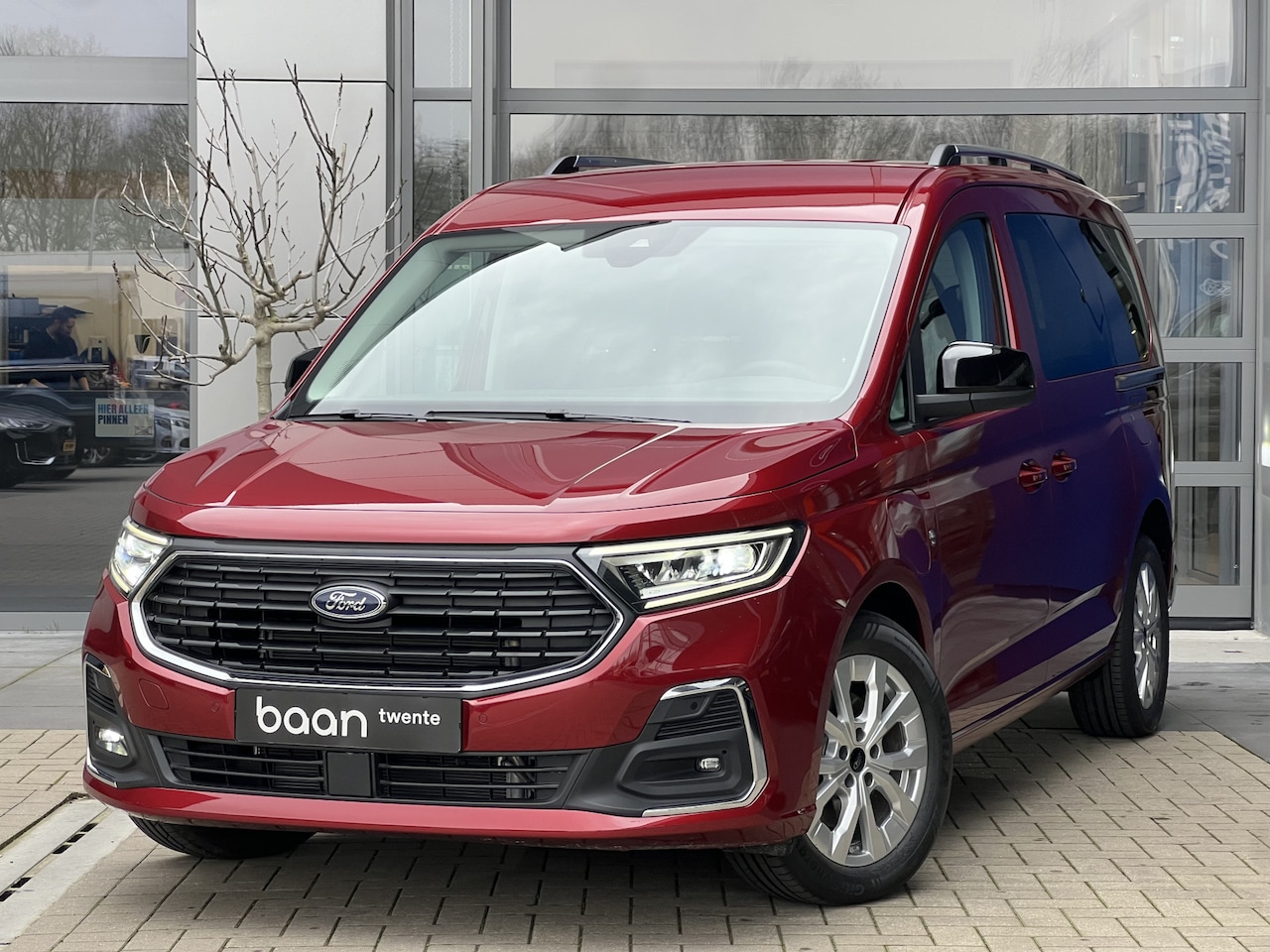 Ford Tourneo Connect - 1.5 Plug-IN Hybrid 150 PK Automaat Titanium L2 | 5 jaar Ford Protect | AGR stoel | LED kop - AutoWereld.nl