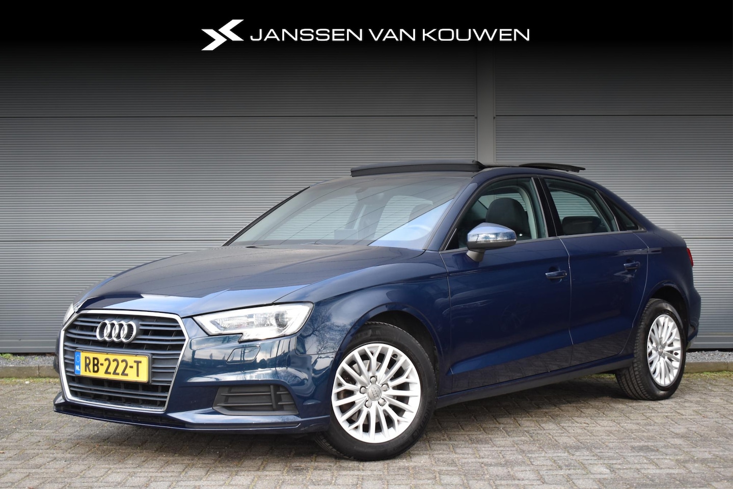 Audi A3 Limousine - 1.0 TFSI / Panoramadak / Navi / Trekhaak - AutoWereld.nl