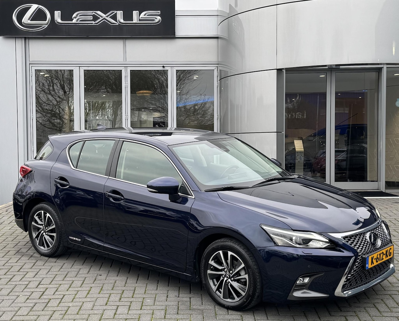 Lexus CT 200h - Ultimate Edition NL-AUTO AD-CRUISE LANE-ASSSIST DAB NAVI PARK-SENSOR KEYLESS - AutoWereld.nl