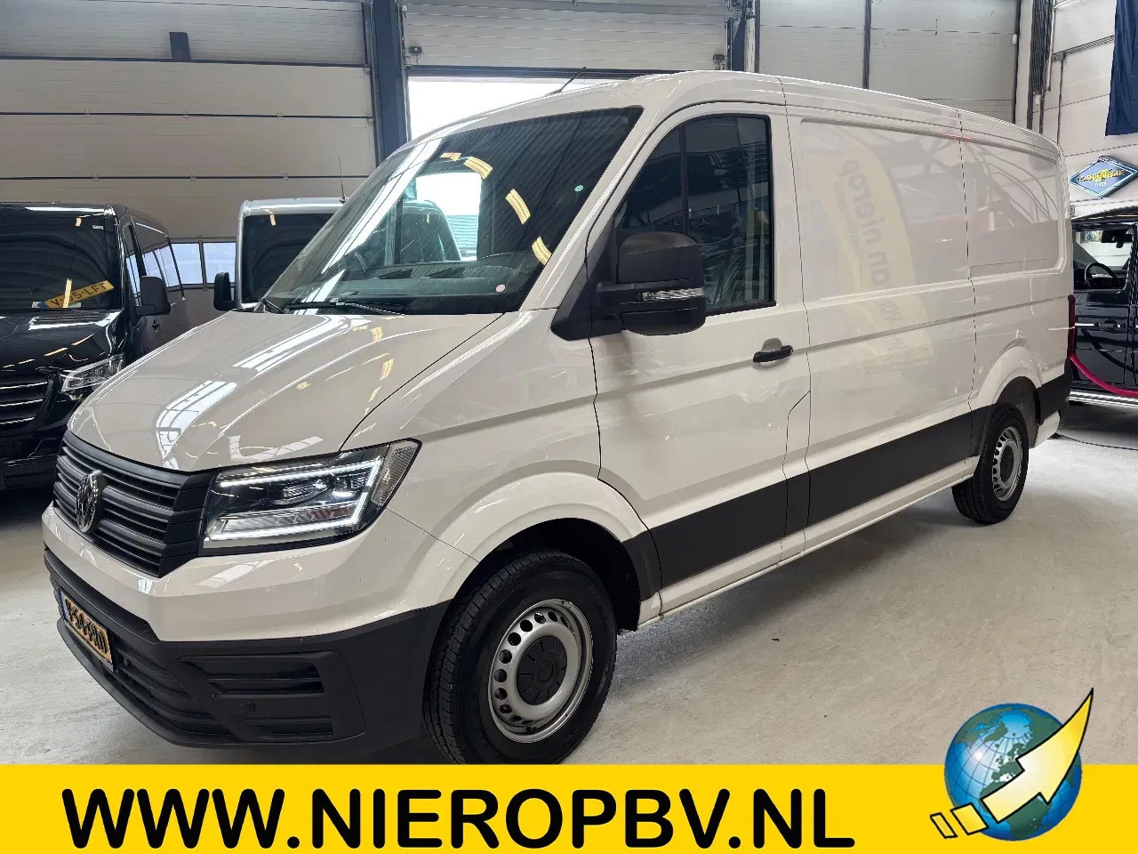 Volkswagen Crafter - 2.0TDI L3H2 ( L2H1 ) Automaat Airco Cruisecontrol 140PK NIEUW BPM VRIJ - AutoWereld.nl