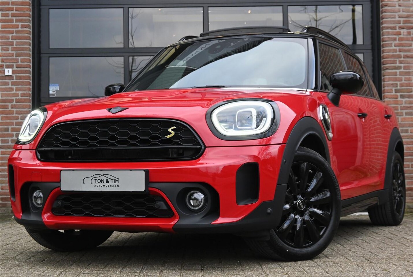 MINI Countryman - Mini 2.0 Cooper S E ALL4 BLACKPACK Pano DigiDash A.Cruise ´21 - AutoWereld.nl