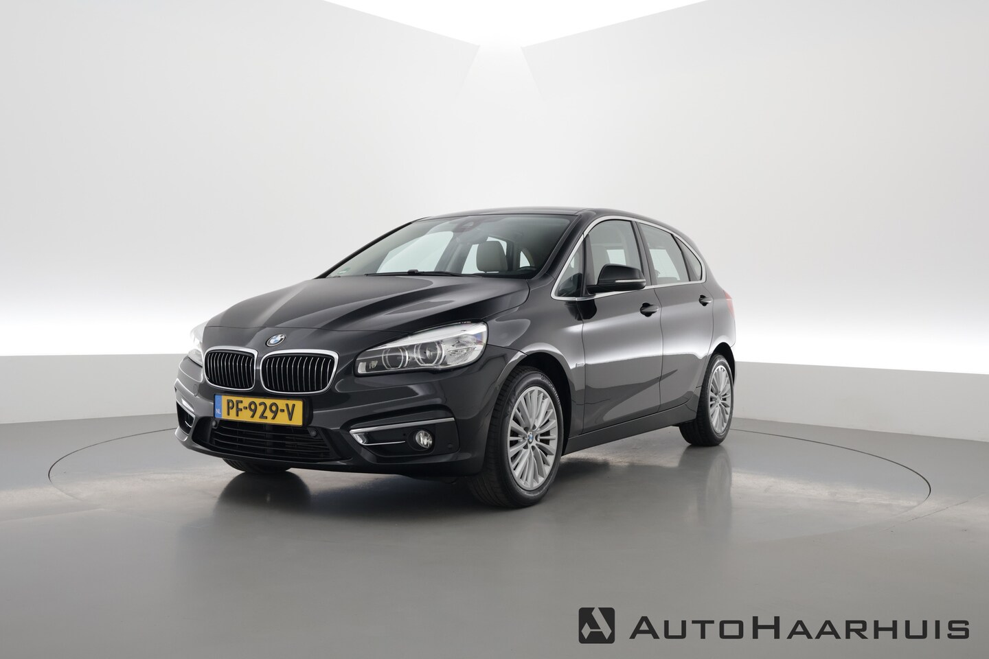 BMW 2-serie Active Tourer - 218i High Executive Luxury Line Aut. | Navi | HUD | Memory | Cruise | Stoelver. | Camera - AutoWereld.nl