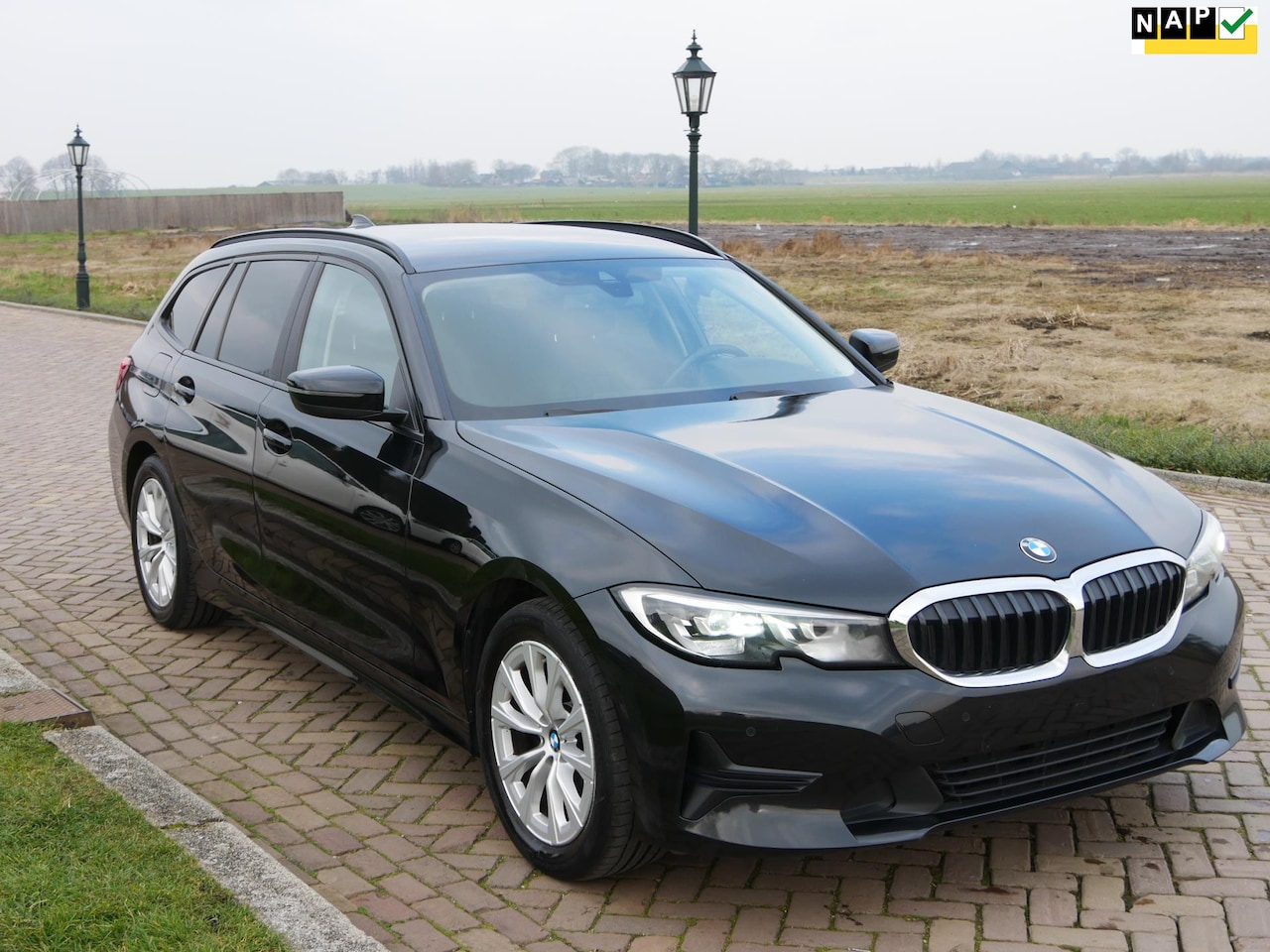 BMW 3-serie Touring - 318d AUT. LEATHER CLIMA **12699 NETTO ** - AutoWereld.nl