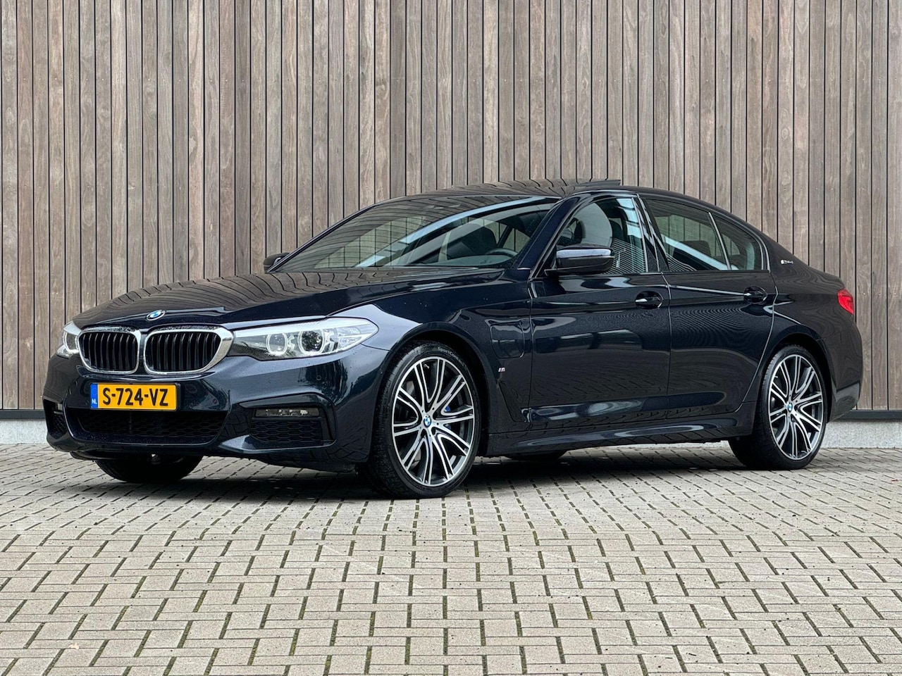 BMW 5-serie - 530e iPerformance High Executive M-Sport - AutoWereld.nl