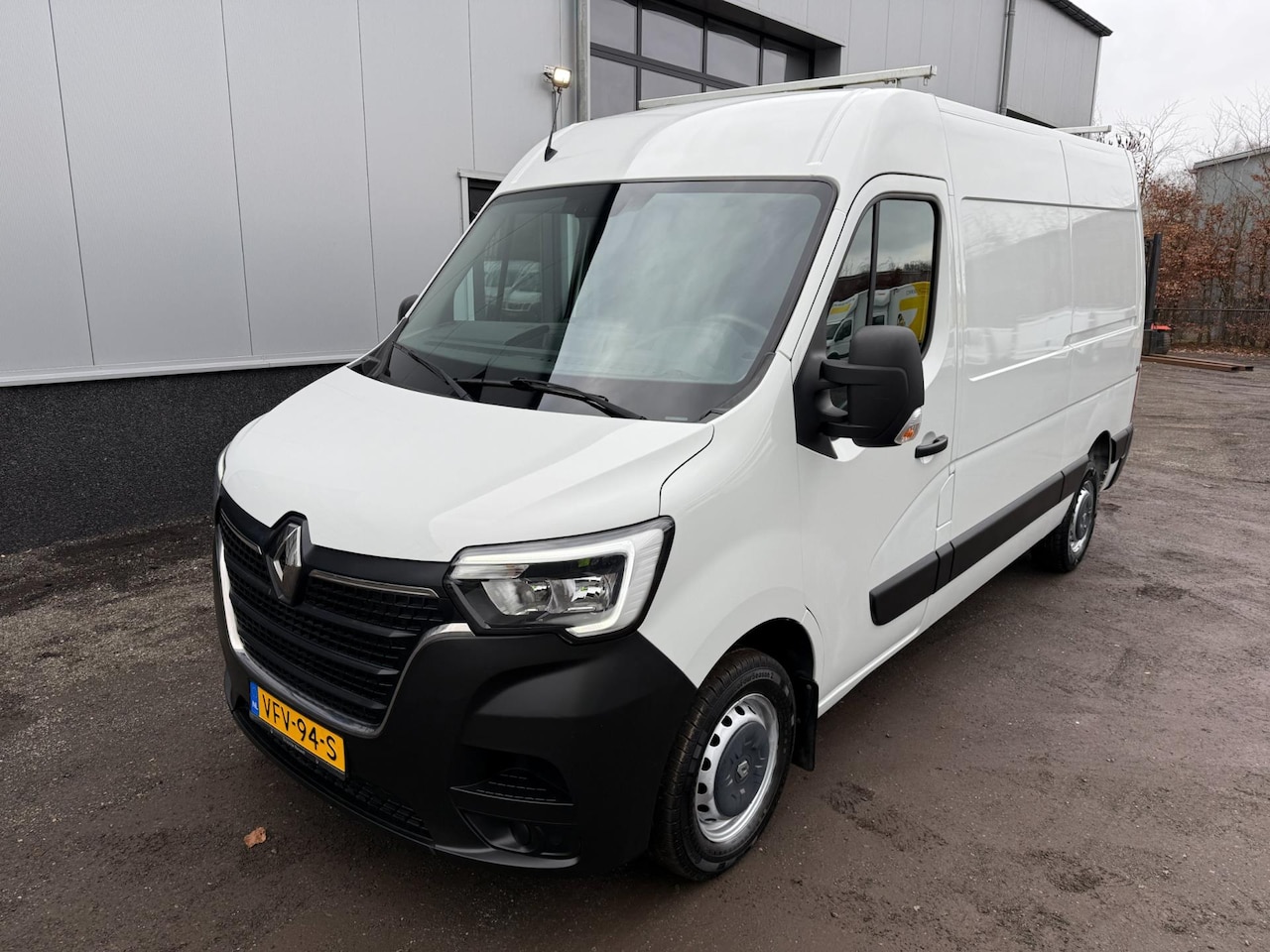 Renault Master - T35 150PK L2H2 3500KG Trekhaak / Cruise / Navi - AutoWereld.nl