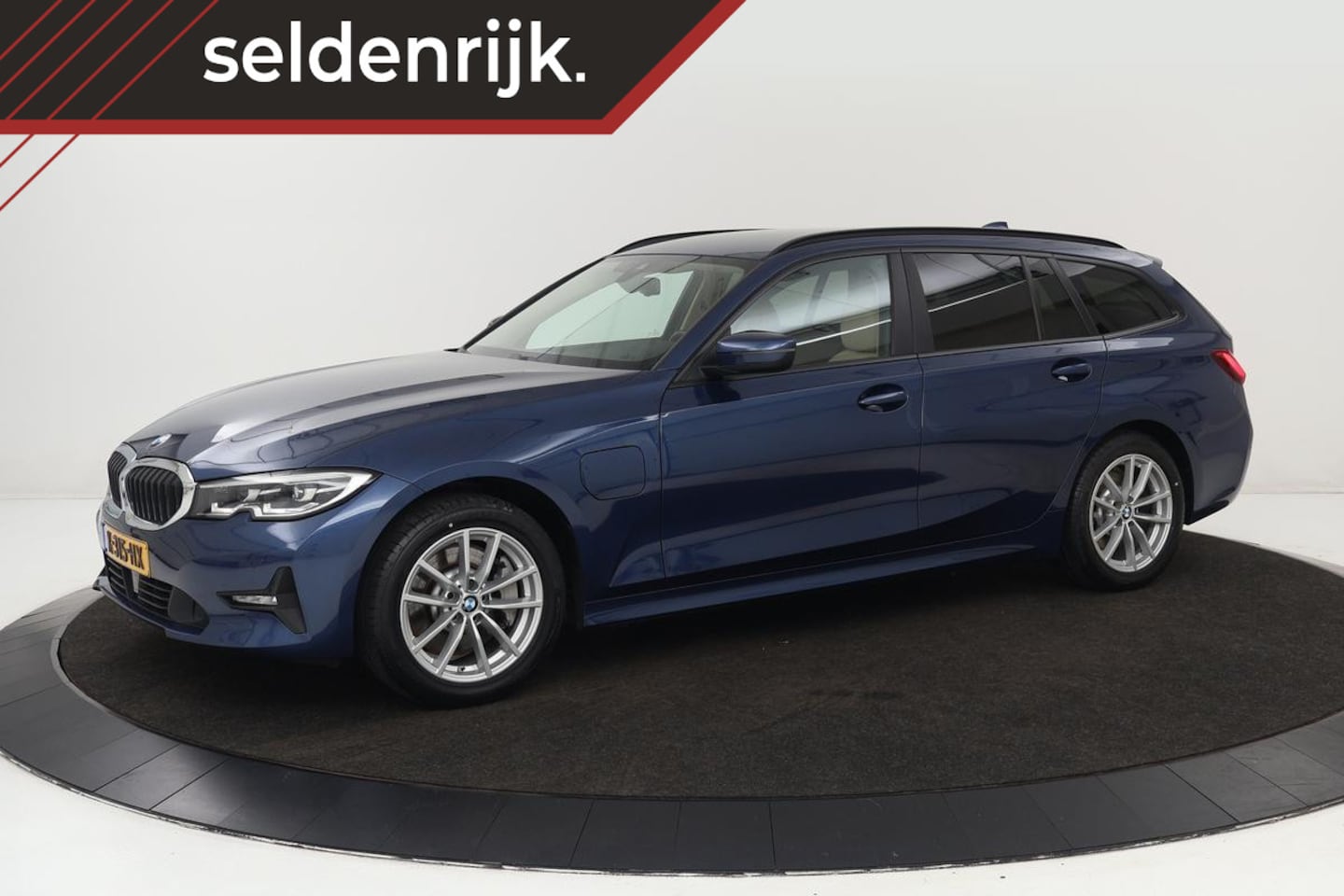 BMW 3-serie Touring - 330e eDrive Edition | Adaptive cruise | Leder | Stoelverwarming | Harman/Kardon | Keyless - AutoWereld.nl