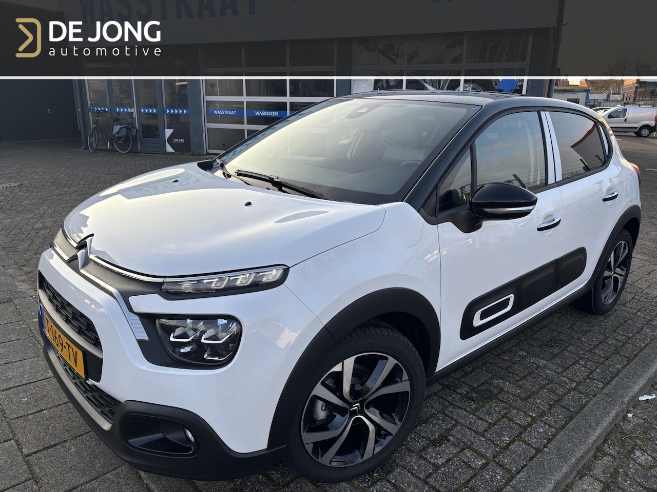 Citroën C3 - 1.2 PureTech Feel Edition Navi/Key-Less/Stoelverwarming/Camera/Navi/Van €32.250 voor €25.9 - AutoWereld.nl