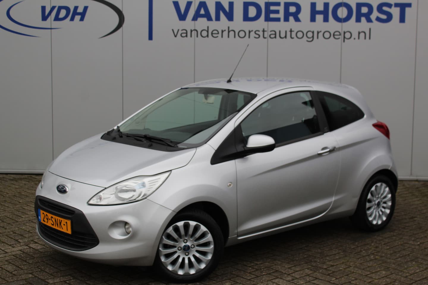 Ford Ka - 1.2-70pk Titanium X start/stop. Keurig nette Ford Ka in de luxe Titanium X uitvoering ! We - AutoWereld.nl