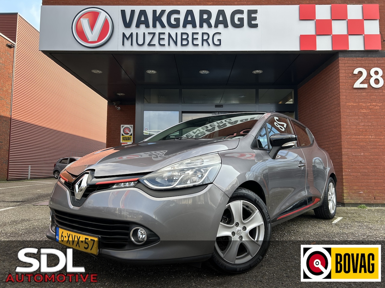 Renault Clio - 0.9 TCe Expression // NAVI // AIRCO // ELEK. RAMEN // BLUETOOTH // CRUISE - AutoWereld.nl