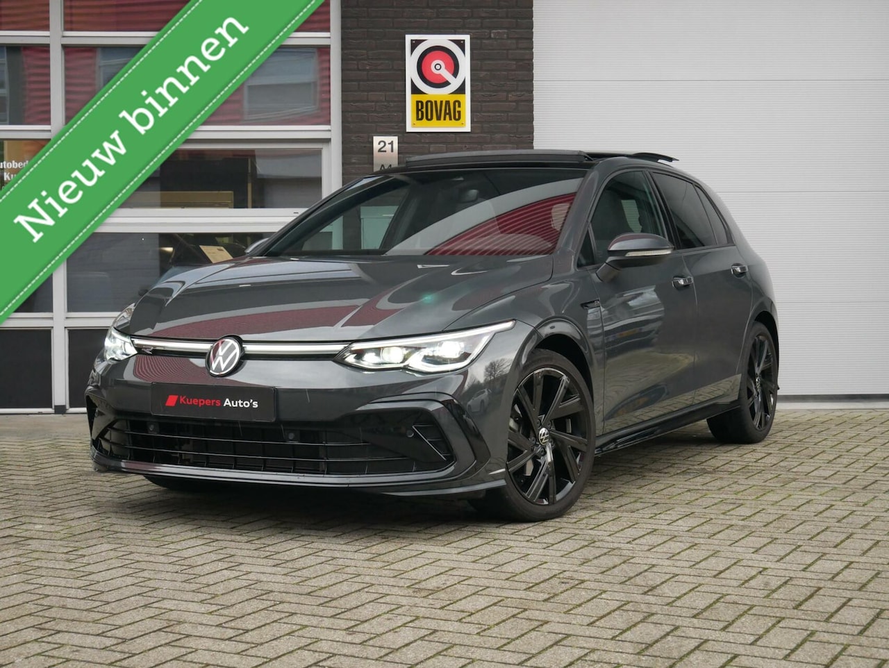 Volkswagen Golf - 1.5 eTSI R-Line Business+ Pano| ACC| Stoel+Stuur verwarming - AutoWereld.nl