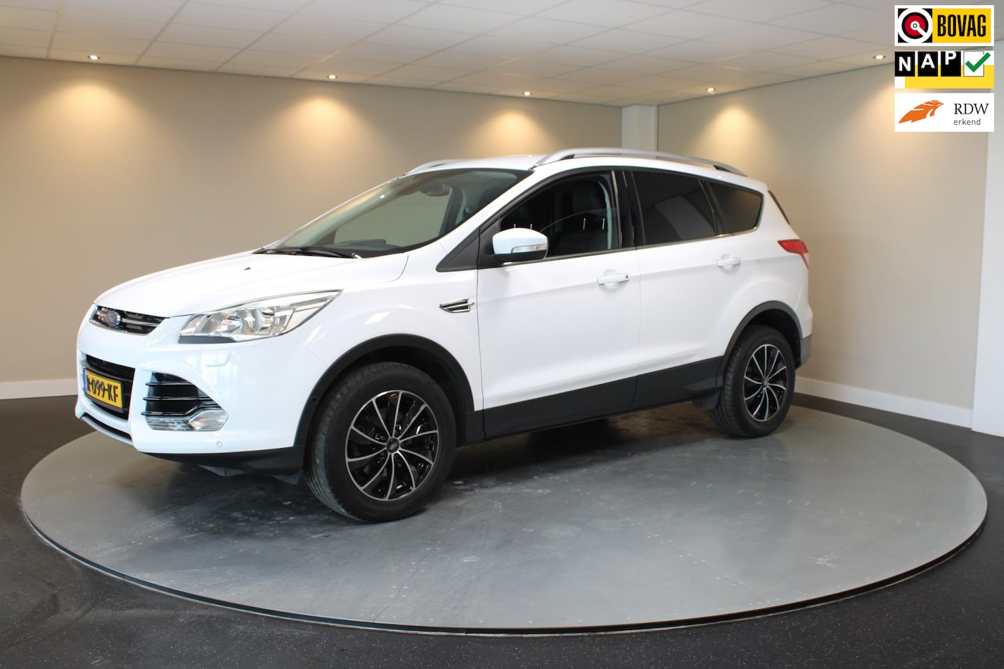 Ford Kuga - 1.5 *Trekhaak* Stoelverw.|Half-Leder|Navi|Cruise - AutoWereld.nl