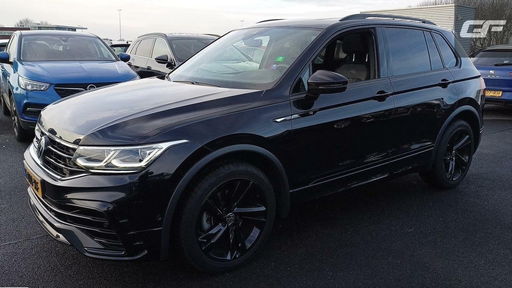 Volkswagen Tiguan - 1.5 TSI R-Line Black Style Pano H/K NAP - AutoWereld.nl