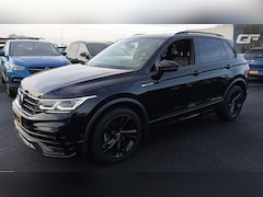 Volkswagen Tiguan - 1.5 TSI R-Line Black Style Pano H/K NAP