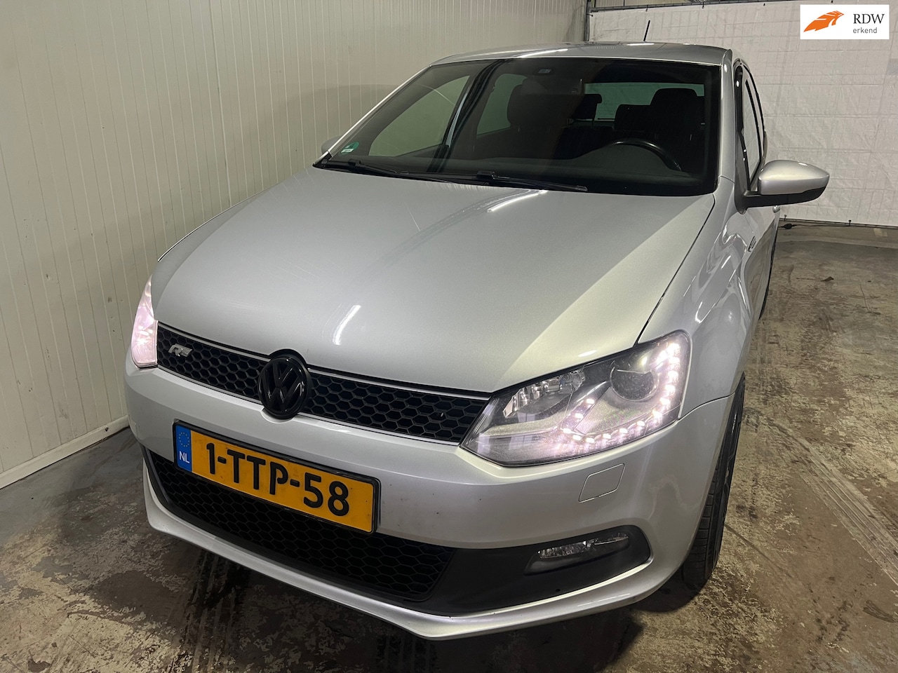 Volkswagen Polo - 1.2 TSI Highline 1.2 TSI Highline, R-Line, DSG, Navi, Camera, PDC - AutoWereld.nl