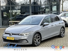 Volkswagen Golf - 1.5 eTSI Style/Automaat/Camera/AppleCarplay/Stoelverwarming