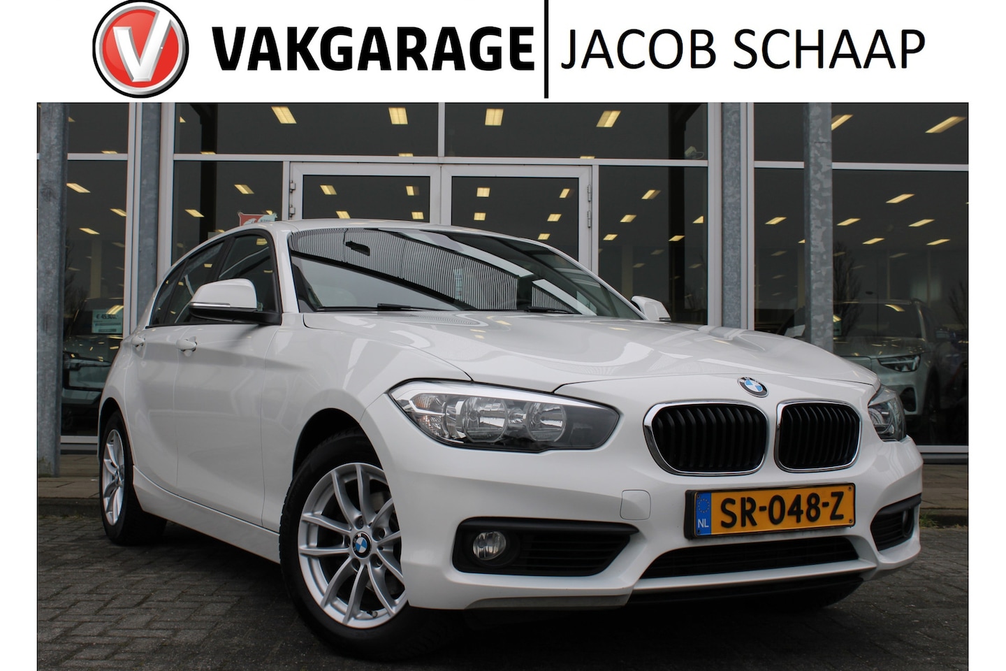 BMW 1-serie - 118i Corporate Lease | Trekhaak | PDC achter | Cruise Control | 16" LMV - AutoWereld.nl