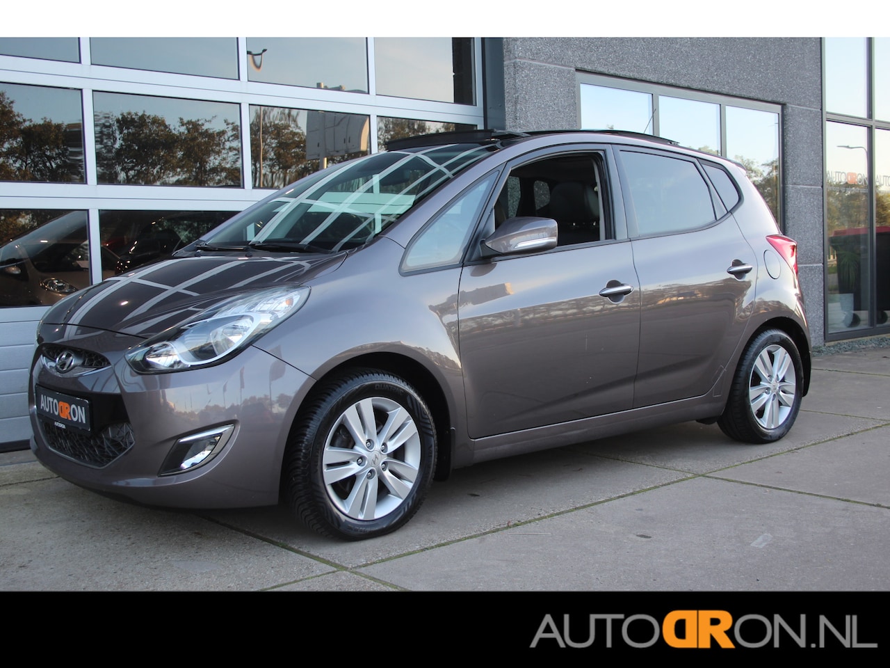 Hyundai ix20 - 1.6-16v 126 Pk i-Catcher Automaat, Pano, Cruise Control, LM, Trekhaak - AutoWereld.nl