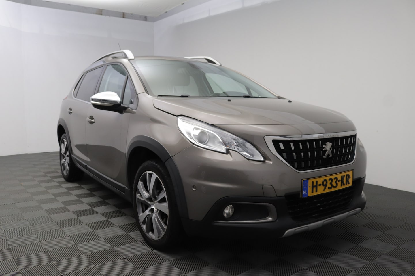 Peugeot 2008 - 1.2 PureTech Active lederen bekleding - AutoWereld.nl