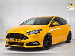 Ford Focus - 2.0 ST-3 | GLASCOATING | RECARO | MAXTON DESIGN | SONY | NAVI