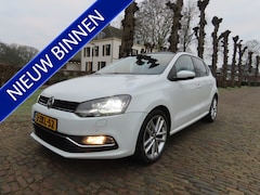 Volkswagen Polo - 1.4 TDI Highline Ecc Cruisecontrol Leer/Alcantara Panoramadak Led Navigatie Pdc Stoelverwa