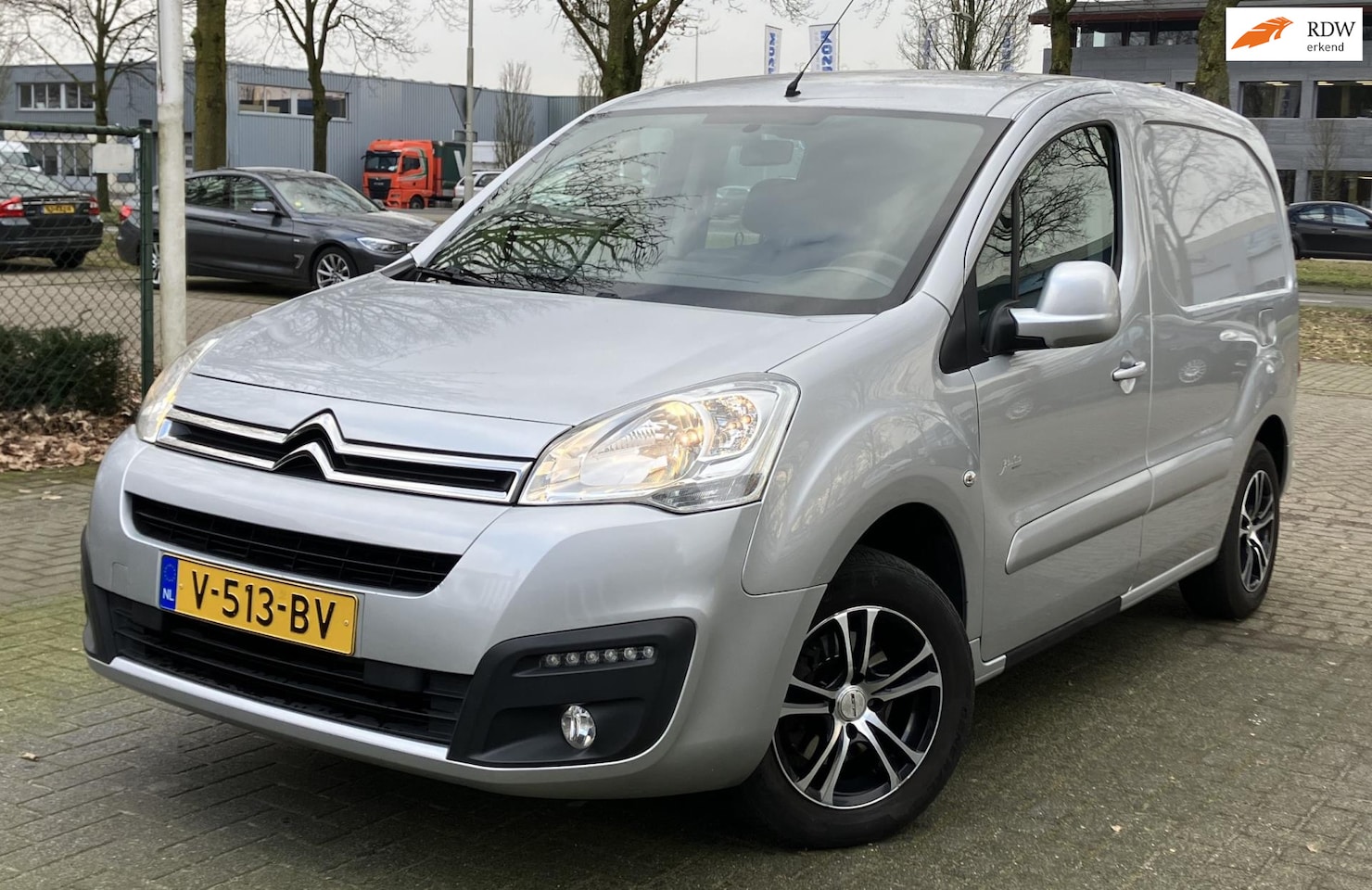 Citroën Berlingo - 1.6 BlueHDI 100 Business Economy S&S Aaangepast handgas en handrem - AutoWereld.nl