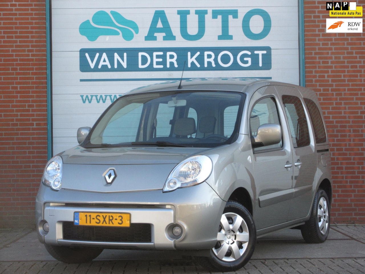 Renault Kangoo Family - 1.6-16V Expression 1.6-16V Expression, Airco, Trekhaak, NL auto, APK 1-26 - AutoWereld.nl