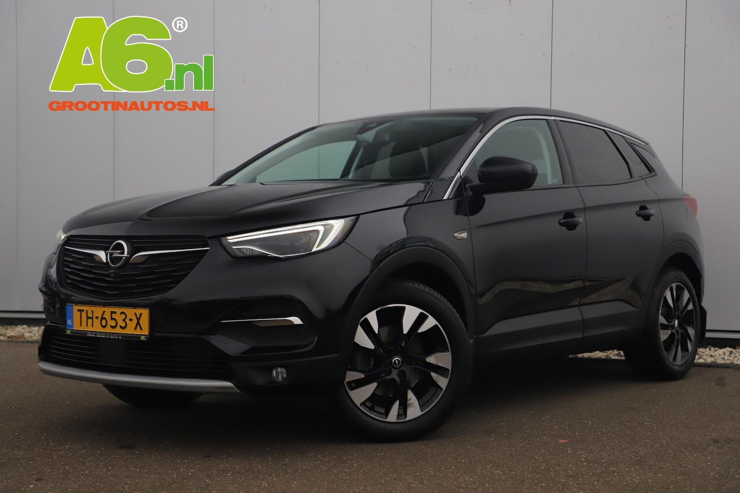 Opel Grandland X - 1.2 Turbo Ultimate 131PK Trekhaak Keyless Navigatie Camera Stoelverwarming 18 inch LMV Spo - AutoWereld.nl