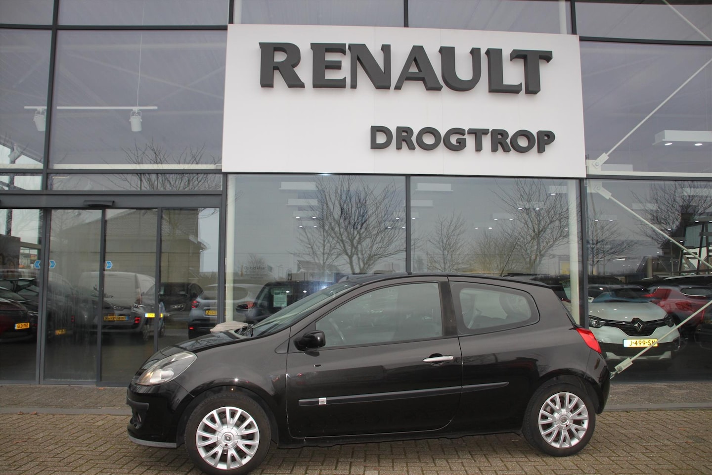 Renault Clio - 110PK-DYNAMIQUE-112DKM-AIRCO-CRUISE-TREKH-LMV- - AutoWereld.nl