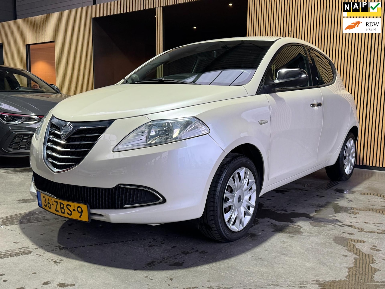 Lancia Y(psilon) - Ypsilon 0.9 TwinAir Gold Automaat Airco NW APK NAP - AutoWereld.nl