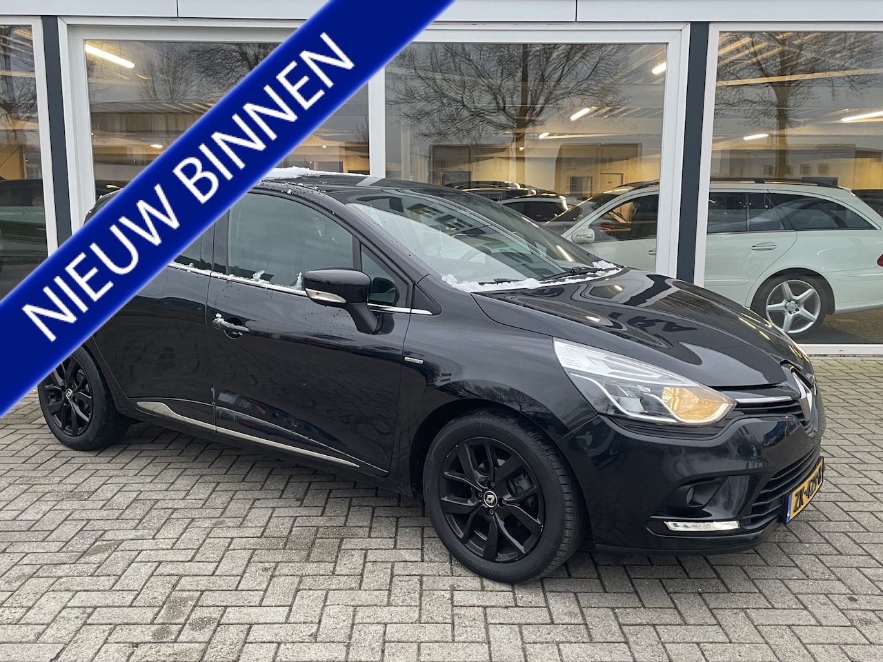 Renault Clio - 0.9 TCe Intens 50% deal 4.225,- ACTIE Clima / Navi / Telefoon / Cruise / Zwart LMV - AutoWereld.nl