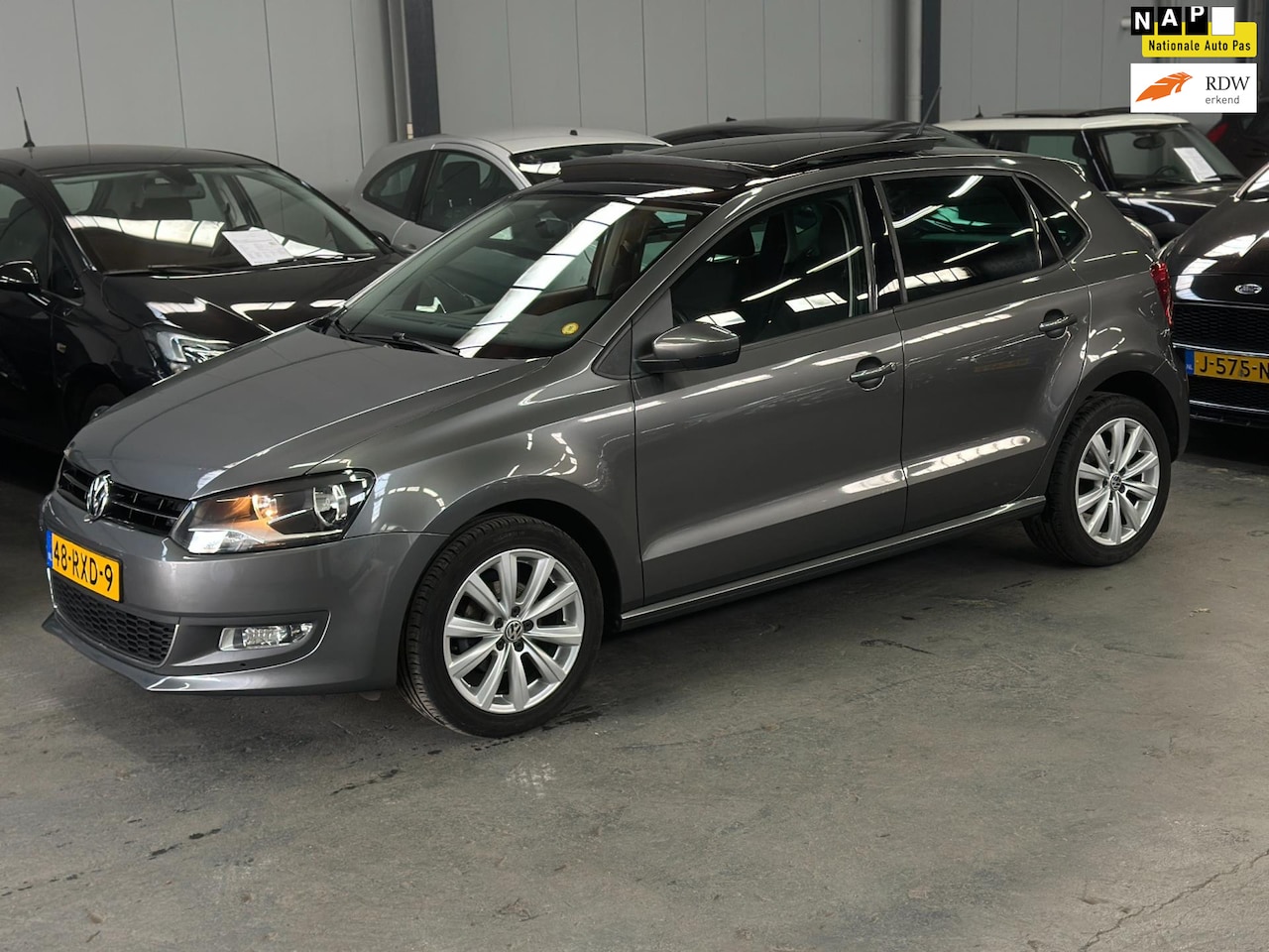 Volkswagen Polo - 1.2 TSI Highline 1ste Eigenaar Automaat PANO - AutoWereld.nl