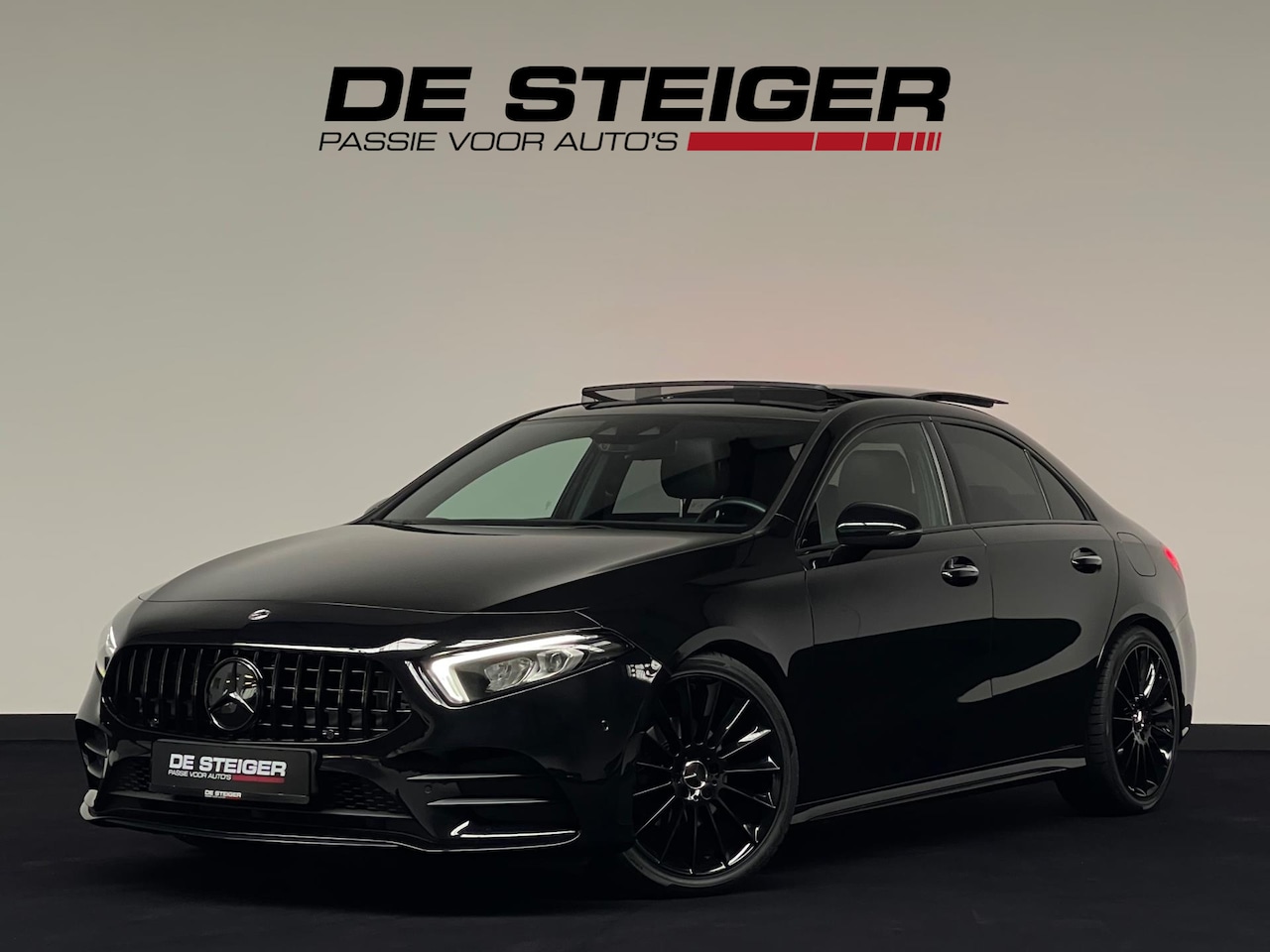 Mercedes-Benz A-klasse - 200 AMG Night Limo sedan Pano Sfeer 19 inch - AutoWereld.nl