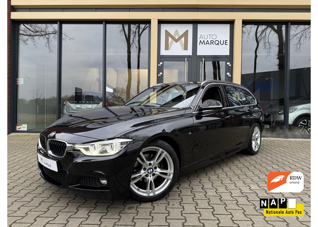 BMW 3-serie Touring - 320i Aut. M Sportpakket | 18" LM Velgen | - AutoWereld.nl