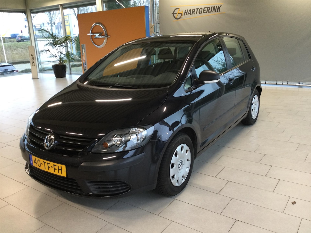 Volkswagen Golf Plus - 1.4 16V 59KW Trendline APK t/m FEBR. 2026 - AutoWereld.nl