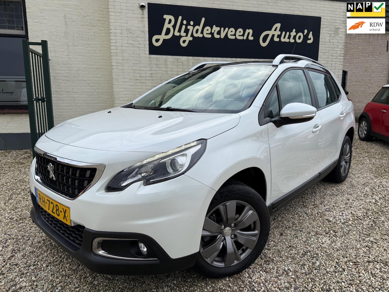 Peugeot 2008 - 1.2 PureTech Blue Lion Pano Dak | Org. NL | Navigatie | PDC | LM - AutoWereld.nl