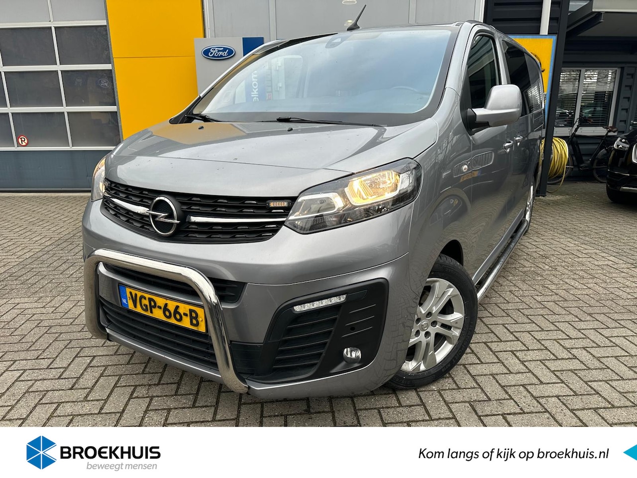 Opel Vivaro - 2.0 180PK CDTI L3H1 Dubbele Cabine Innovation AUTOMAAT| TREKHAAK| 2 SCHUIFDEUREN| NAVIGATI - AutoWereld.nl