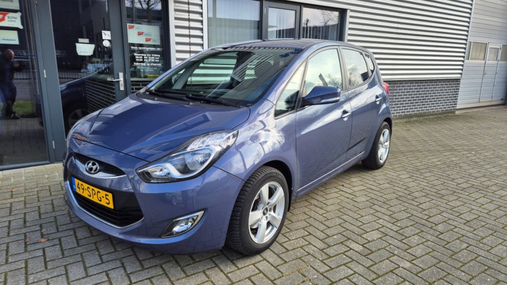 Hyundai ix20 - 1.6i i Vision AUTOMAAT AIRCO CRUISE PDC TREKHAAK 1ST EIGENAAR - AutoWereld.nl