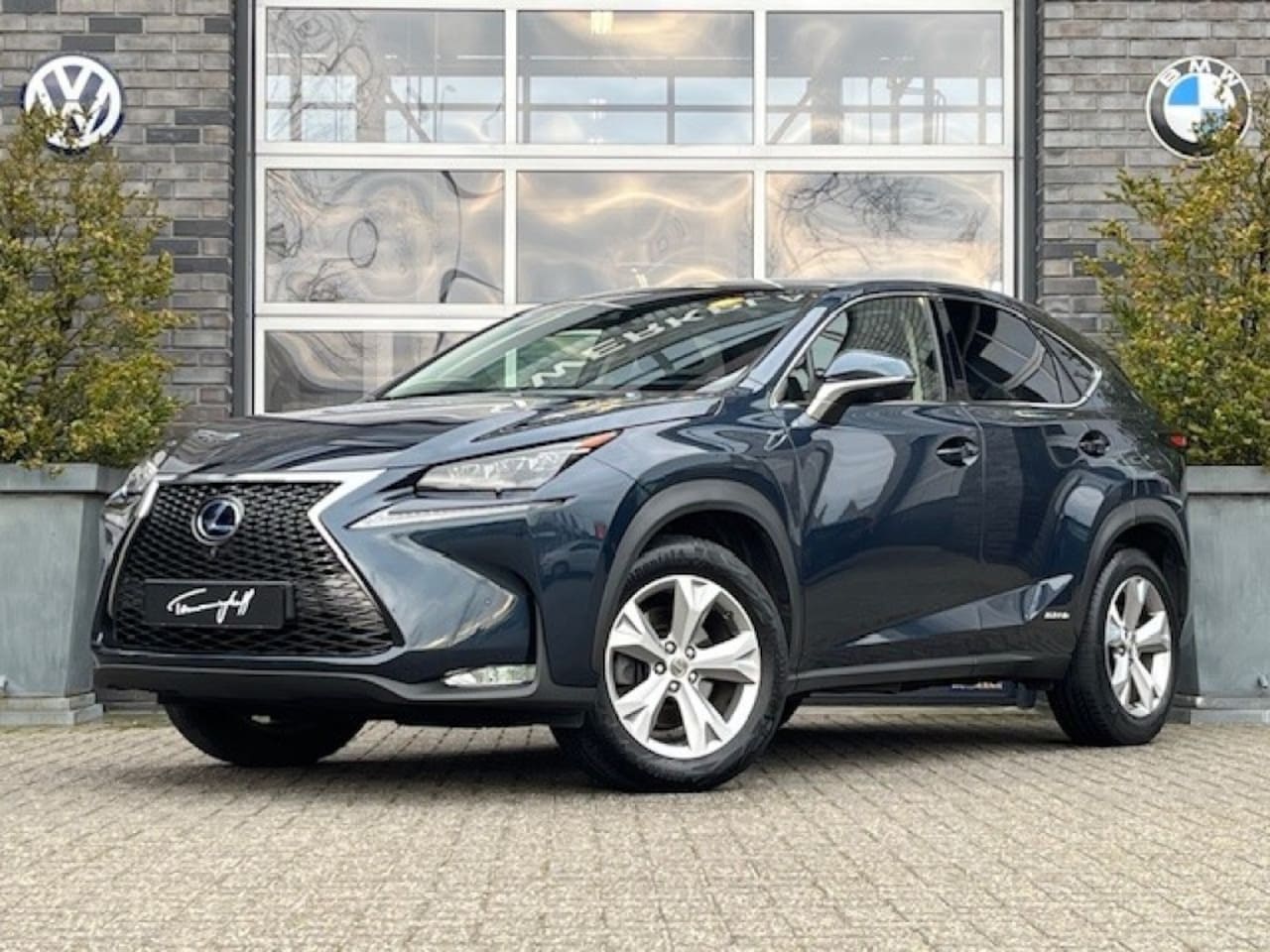 Lexus NX - 300H AWD PRESIDENT HEAD-UP - PANO. DAK - MEMORY - STOELVENT. - AutoWereld.nl