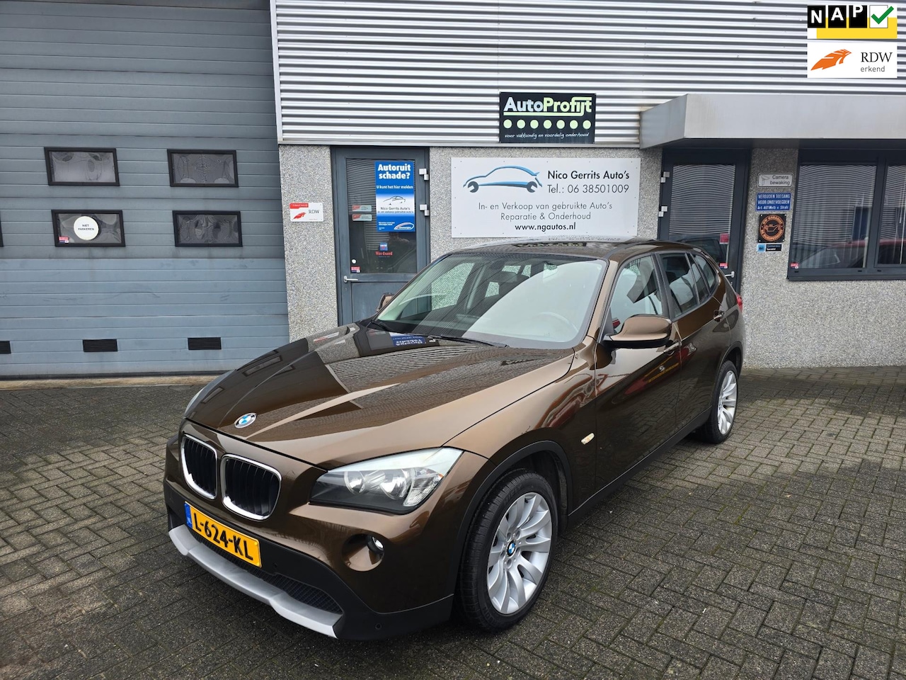 BMW X1 - SDrive18i Executive Automaat - AutoWereld.nl