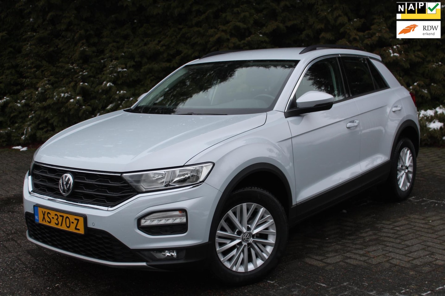 Volkswagen T-Roc - 1.6 TDI Style 116PK | Airco | Navigatie | LMV | Cruise Control | PDC V+A | Trekhaak - AutoWereld.nl