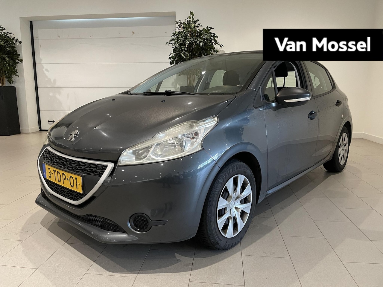 Peugeot 208 - 1.2 VTi Access 82 PK | Cruise Control | Airco | 5-Deurs | AUX | Radio | CD-Speler | - AutoWereld.nl