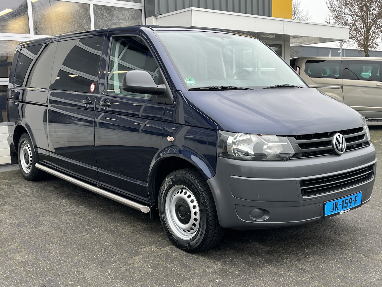 Volkswagen Transporter Kombi - 2.0 TDI L2H1 9-persoons Cruise control Airco Trekhaak Combi Personenbus Passenger Groepsve - AutoWereld.nl