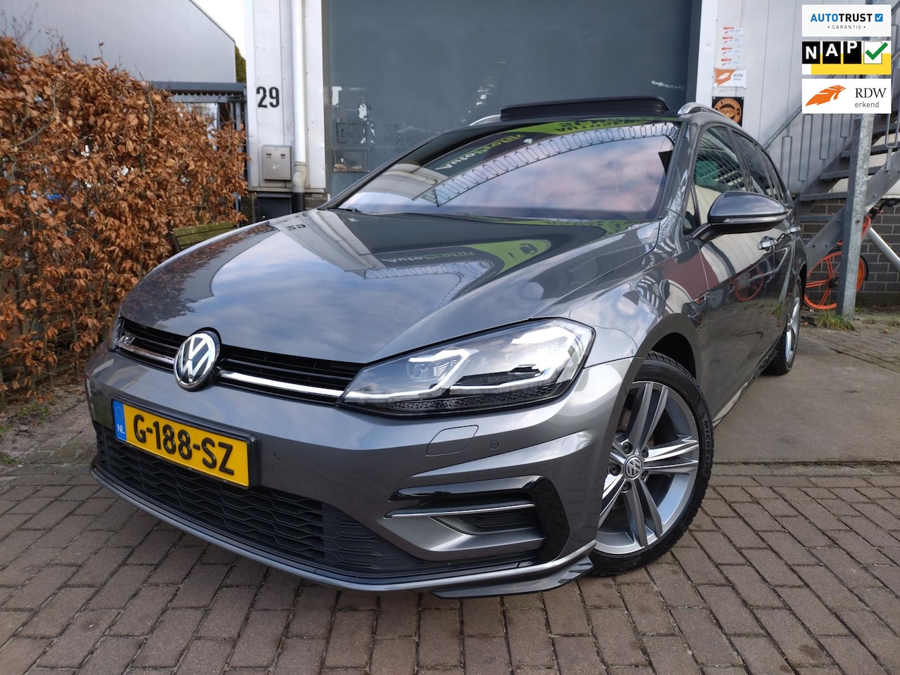 Volkswagen Golf Variant - 1.5 TSI Highline Business R DSG panorama - AutoWereld.nl