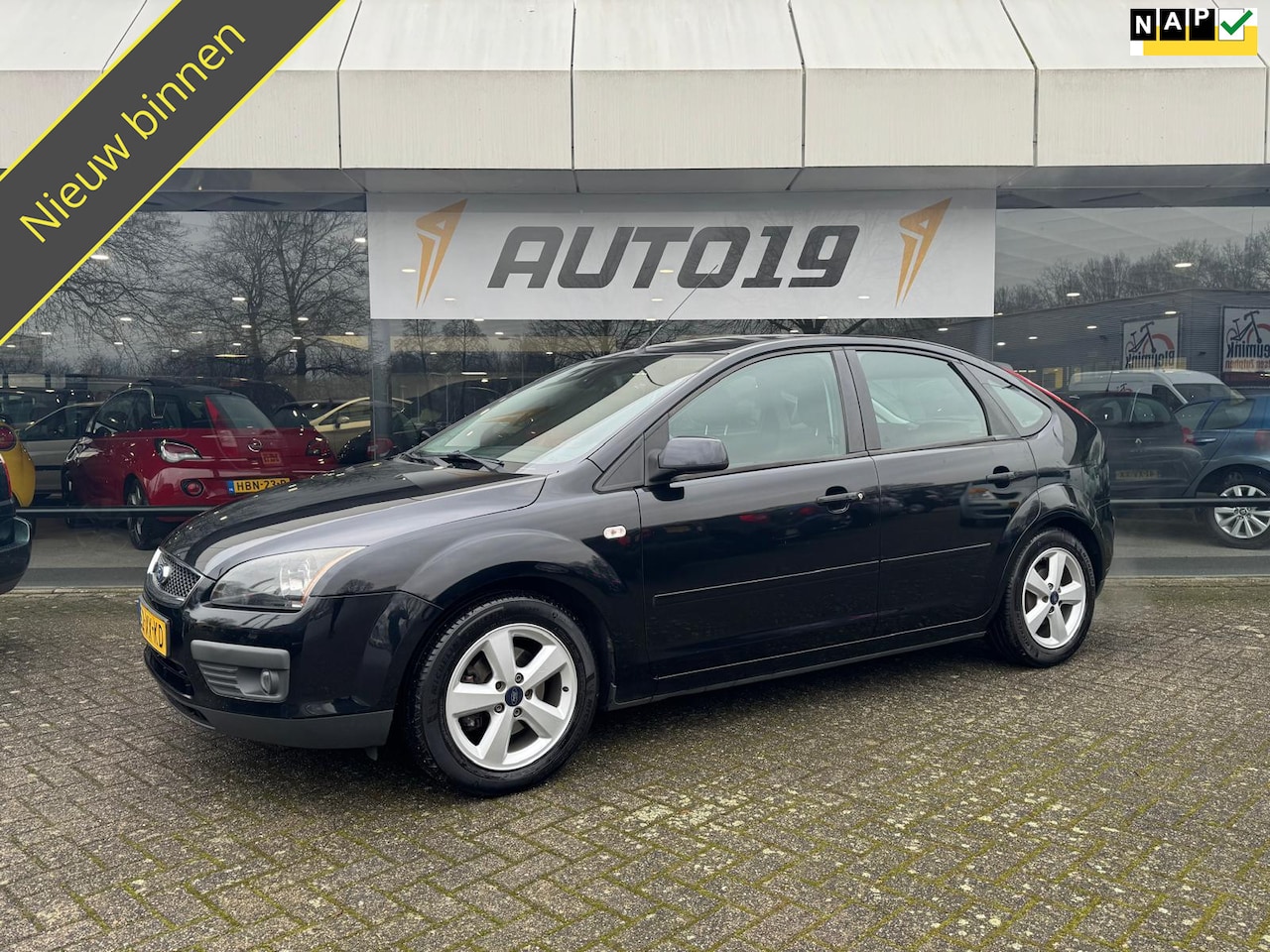 Ford Focus - 1.8-16V Futura Flexifuel 1.8-16V Futura Flexifuel - AutoWereld.nl