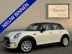 MINI Cooper - 1.5 Business Automaat Navigatie/Airco/16inch