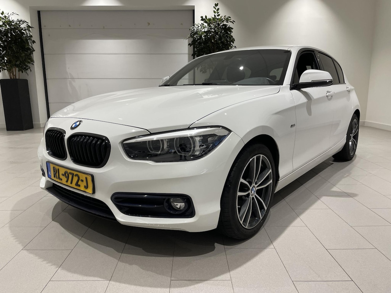 BMW 1-serie - 116i Edition Sport Line Shadow Executive | Cruise Control | DAB Radio | Parkeersensoren Ac - AutoWereld.nl