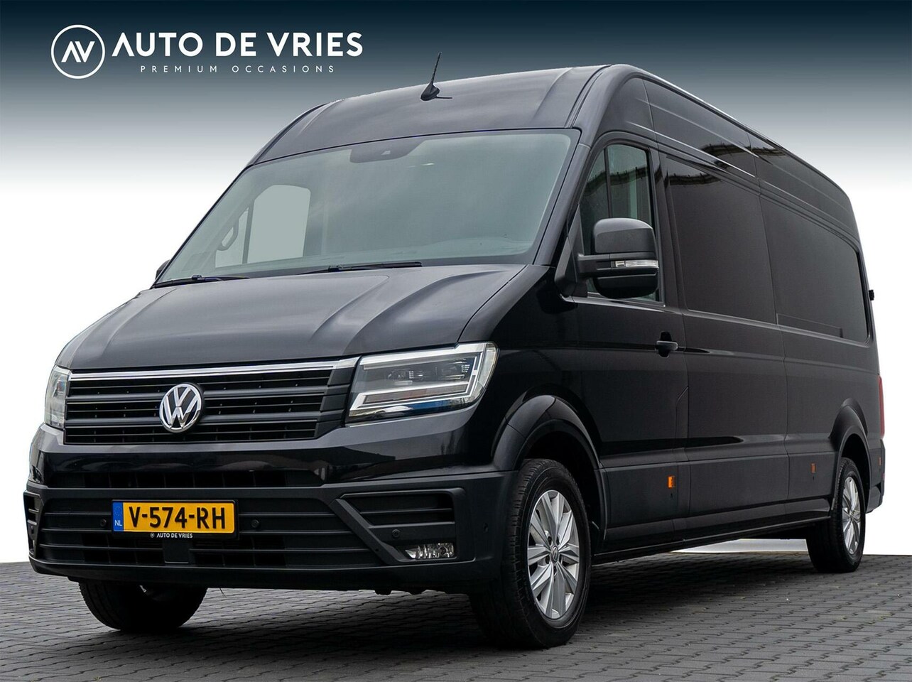 Volkswagen Crafter - Bestel 35 2.0 TDI DSG 177pk L4H3 Highline | Full LED | Navigatie | Camera | Trekhaak - AutoWereld.nl